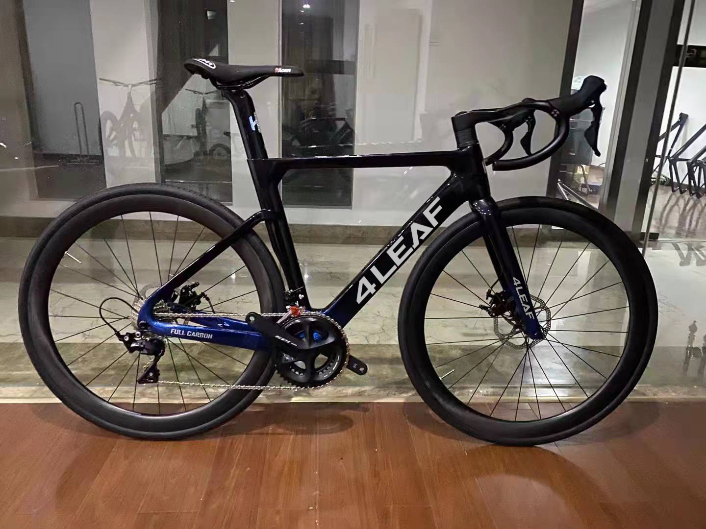700x45C 도시형 그래블 자전거, 카본 파이버 소재 - Cycling Commute Training 리뷰 및 가격